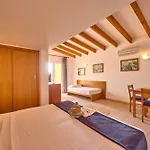 Inner Niza Apartment